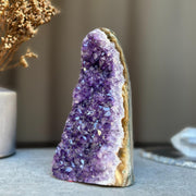 Amethyst with jasper and agate formations