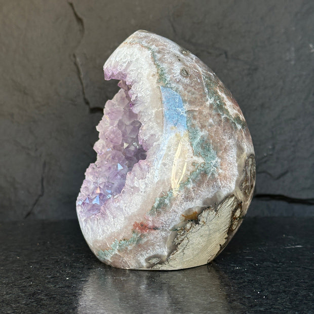 Quartz, Amethyst and Agate Stone Egg, full of colors, just for collectors, 7.5 Lb Oval Full polished Crystal