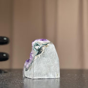 Large crystals amethyst geode