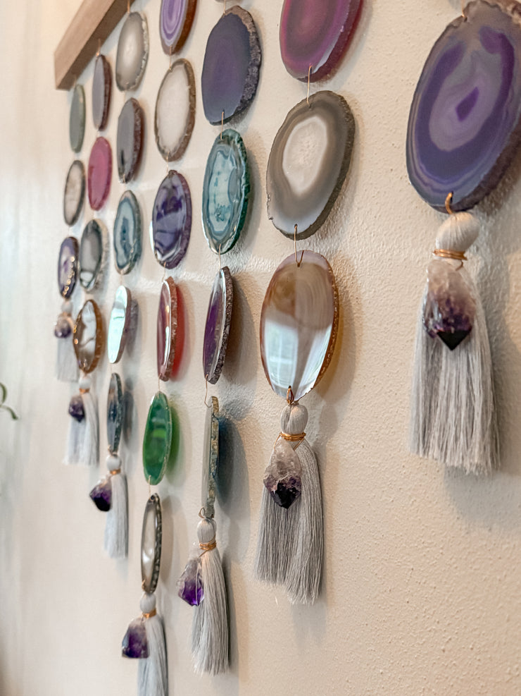 Jewel Aura Uma Agate Wall Hanging (36 Inch)