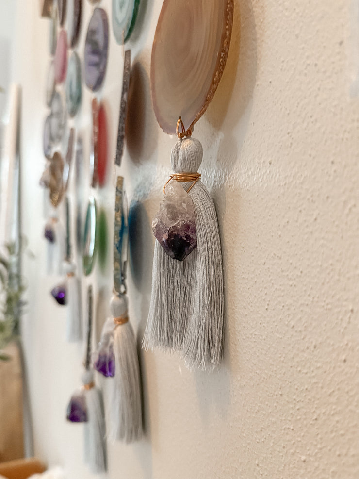 Jewel Aura Uma Agate Wall Hanging (36 Inch)