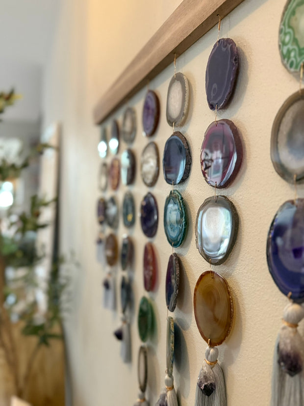 Jewel Aura Uma Agate Wall Hanging (36 Inch)