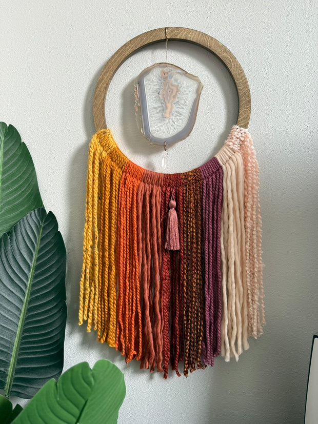 Sunset Ombre Agate Dreamer – Handcrafted Boho Wall Hanging (No. 1)
